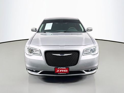 Used 2016 Chrysler 300 C RWD image 8