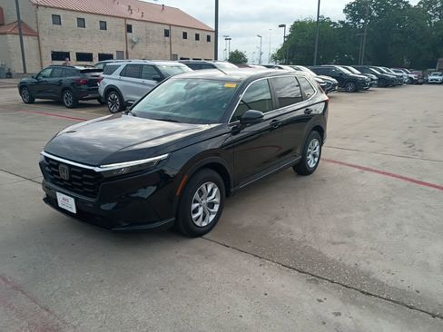 Used 2025 Honda CR-V LX image 1