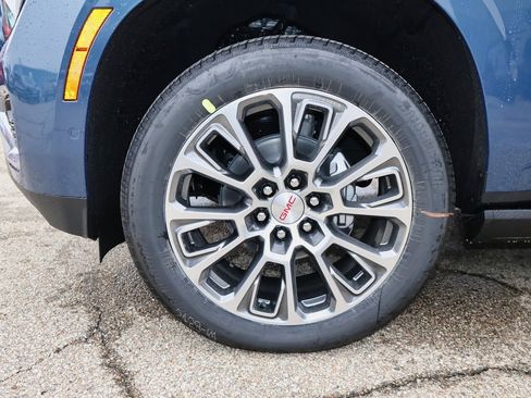 New 2026 GMC Yukon XL Denali w/ Denali Reserve Package image 42