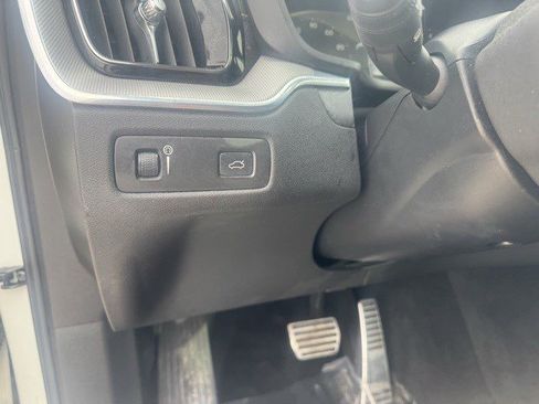 Used 2021 Volvo XC60 T5 R-Design w/ Protection Package Premier image 14