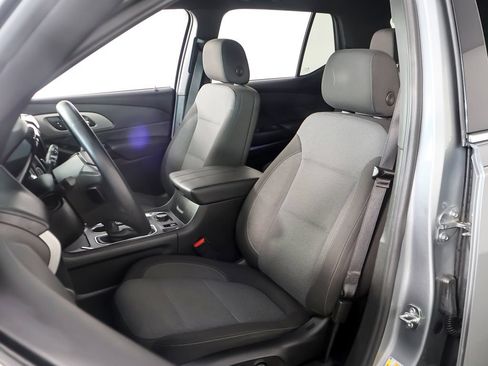 Used 2023 Chevrolet Traverse LT FWD image 28