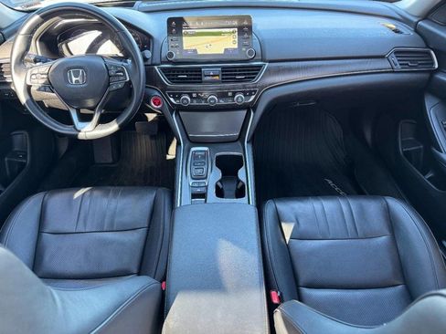 Used 2022 Honda Accord Touring image 11