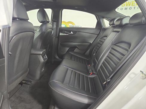 Used 2024 Kia Forte GT-Line w/ GT-Line Premium Package FWD image 13