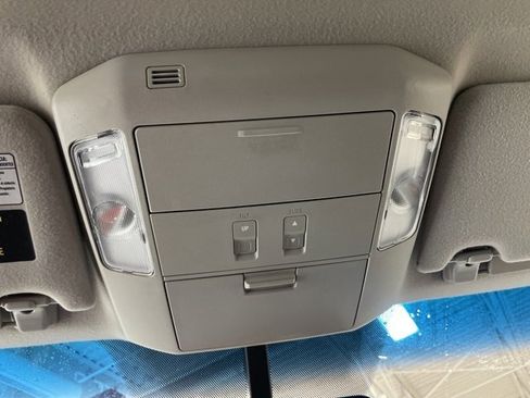 Used 2014 Toyota Sequoia Platinum image 33