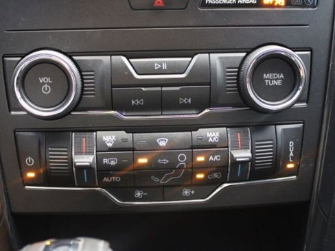 Used 2018 Ford Explorer XLT w/ Equipment Group 201A image 15