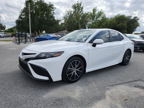 Used 2021 Toyota Camry SE FWD image 8