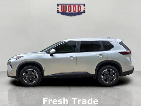 Used 2024 Nissan Rogue SV image 4