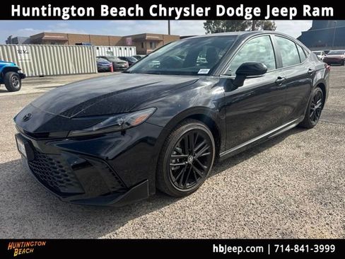 Used 2026 Toyota Camry SE FWD image 1