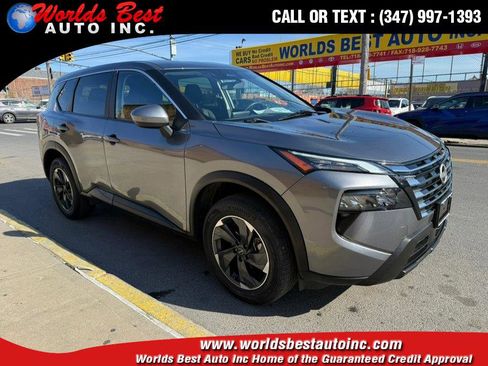 Used 2024 Nissan Rogue SV AWD/4WD image 1