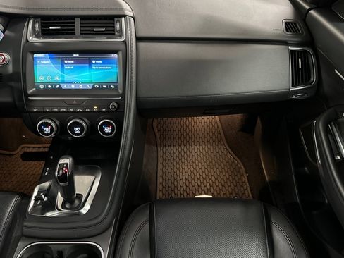 Used 2020 Jaguar E-PACE SE image 29