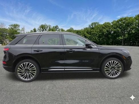 Used 2022 Lincoln Corsair AWD w/ Premium Package image 5