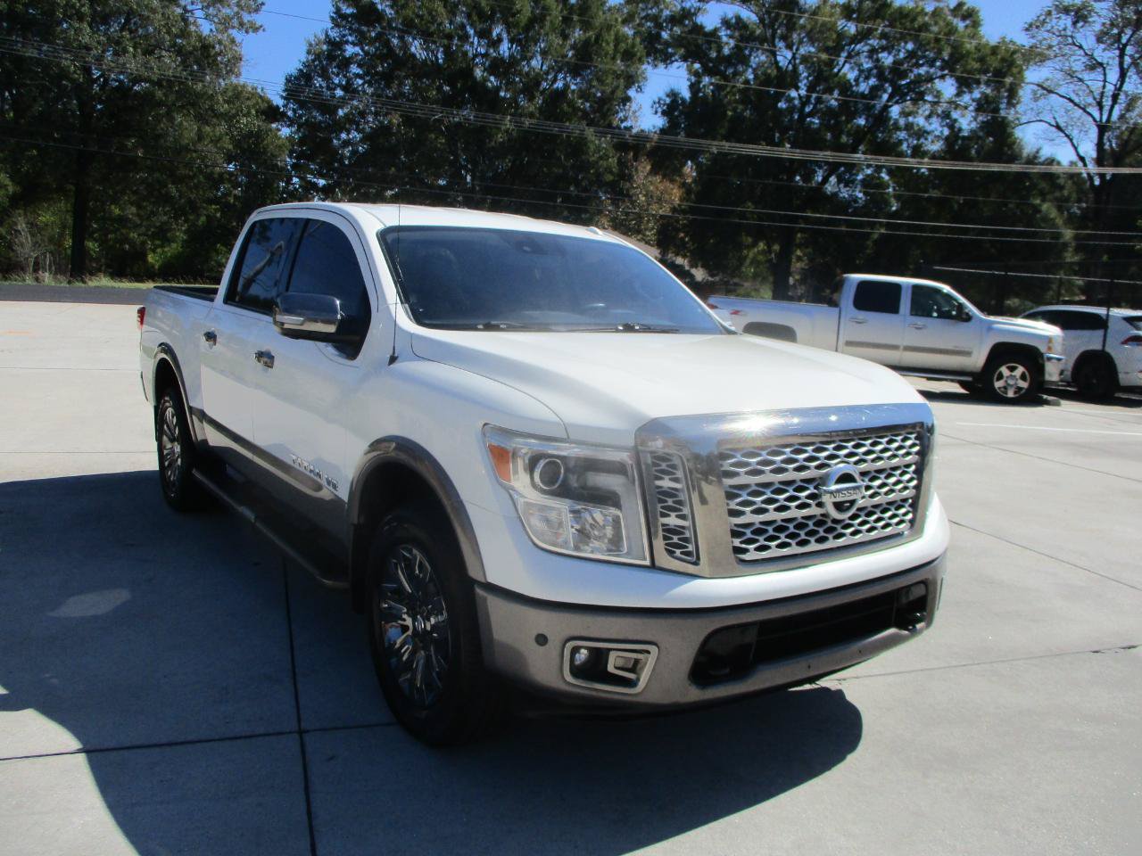 Used 2018 Nissan Titan Platinum Reserve AWD/4WD image 7