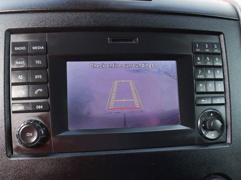 Used 2018 Mercedes-Benz Sprinter 2500 image 33