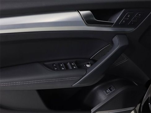 Certified 2025 Audi Q5 Prestige image 11
