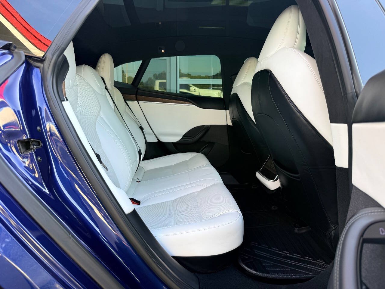 Used 2022 Tesla Model S AWD/4WD image 36