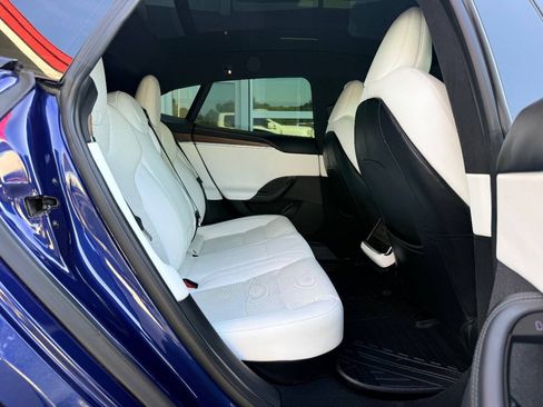 Used 2022 Tesla Model S AWD/4WD image 36