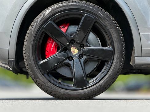 Used 2017 Porsche Cayenne S AWD/4WD image 19