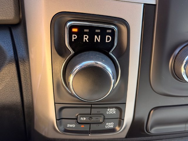 Used 2018 RAM 1500 Classic SLT AWD/4WD image 16