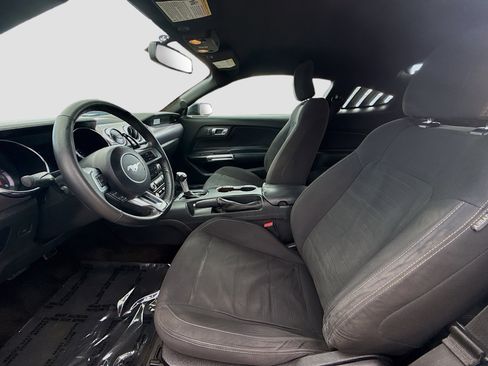 Used 2017 Ford Mustang Coupe image 18