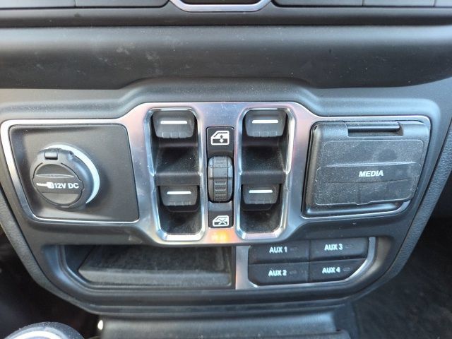Used 2020 Jeep Wrangler Unlimited Sahara AWD/4WD image 32
