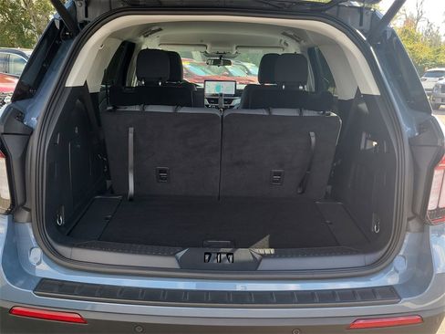 Certified 2025 Ford Explorer Active image 7
