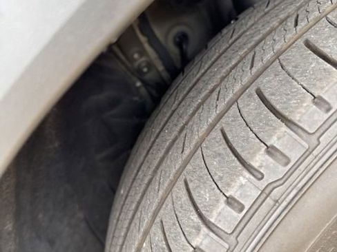 Used 2024 Toyota Highlander LE FWD image 24