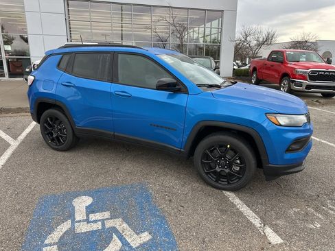 New 2026 Jeep Compass Latitude image 37