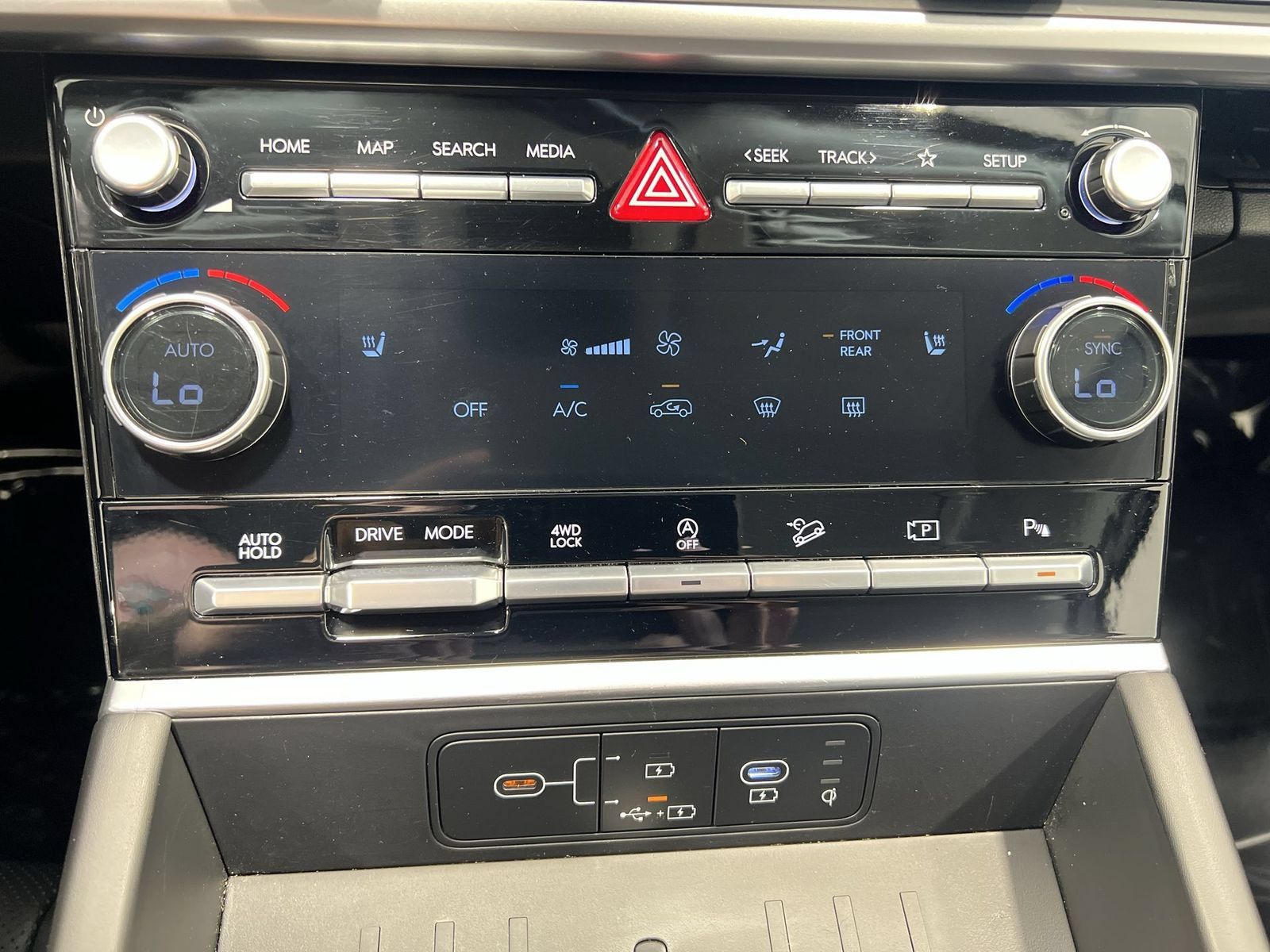 Used 2025 Hyundai Santa Fe SEL AWD/4WD image 18