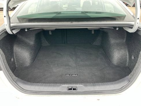 Used 2024 Nissan Altima 2.5 SR FWD image 25