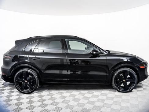 Certified 2023 Porsche Cayenne Turbo AWD/4WD image 9