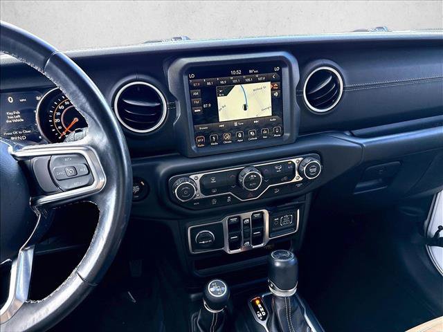 Used 2018 Jeep Wrangler Unlimited Sahara AWD/4WD image 8