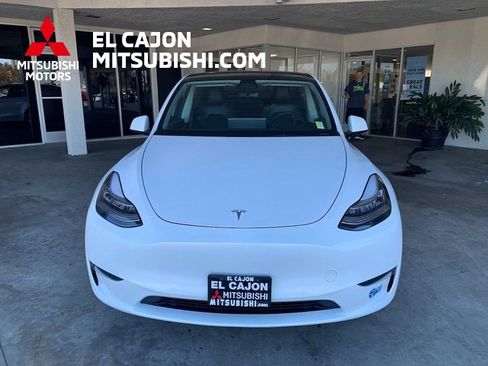 Used 2021 Tesla Model Y Long Range image 12
