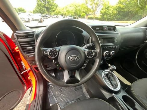 Used 2015 Kia Soul + FWD image 24
