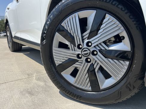 Used 2025 Nissan Murano SL AWD/4WD image 3