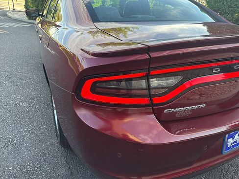 Used 2020 Dodge Charger SXT RWD image 18