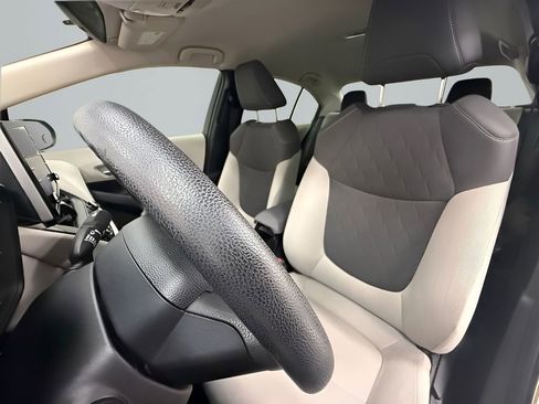 Used 2020 Toyota Corolla LE FWD image 10