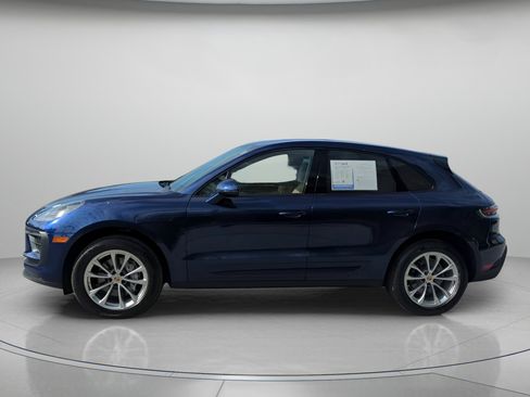 Used 2024 Porsche Macan AWD/4WD image 16