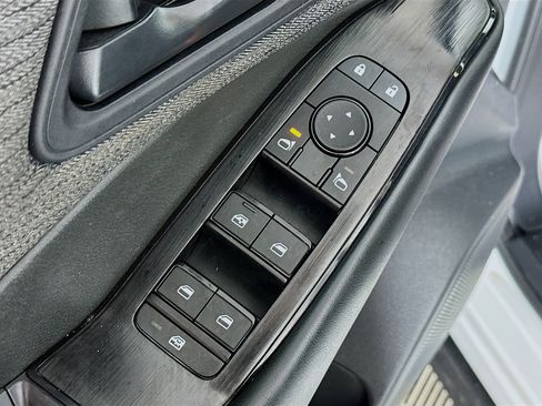 Used 2023 Nissan Rogue S AWD/4WD image 17