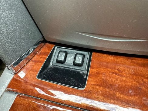 Used 2009 Toyota Camry XLE FWD image 6