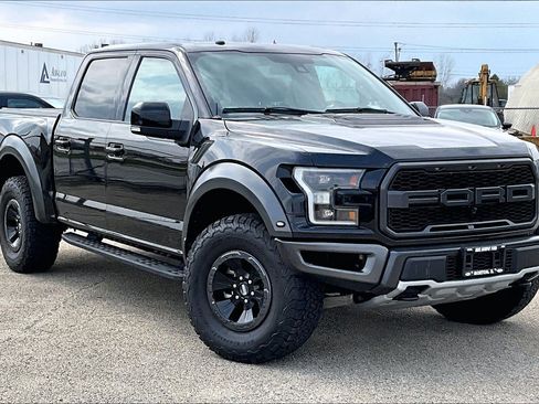 Used 2017 Ford F150 Raptor w/ Equipment Group 802A Luxury AWD/4WD image 37