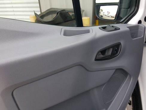 Used 2017 Ford Transit 150 XLT image 26