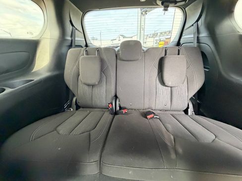 Used 2019 Chrysler Pacifica Touring Plus w/ S Appearance Package image 19