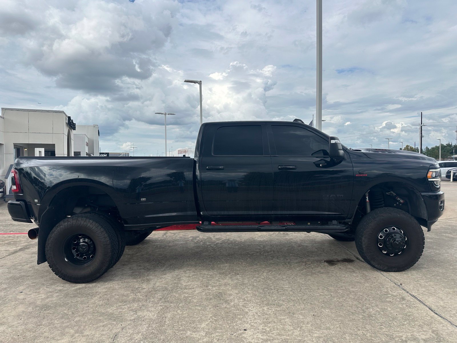 Used 2024 RAM 3500 Laramie w/ Night Edition AWD/4WD image 8