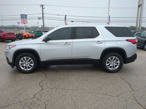 Used 2021 Chevrolet Traverse LS FWD image 5