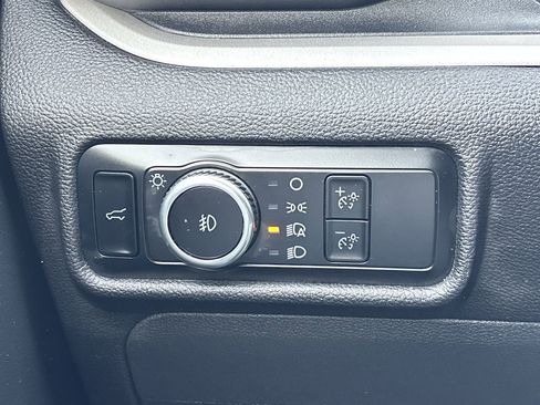 Used 2024 Ford Explorer XLT w/ Equipment Group 202A image 26