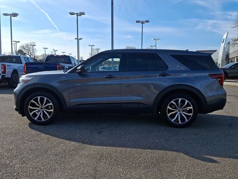 Certified 2022 Ford Explorer ST-Line image 6