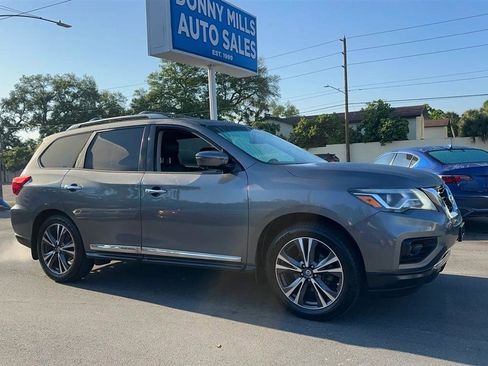 Used 2017 Nissan Pathfinder Platinum w/ Family Entertainment Package image 22