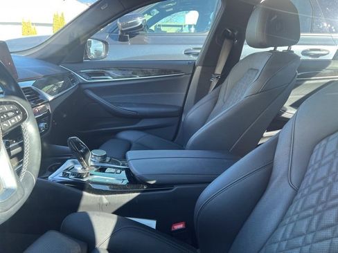 Used 2021 BMW 530i xDrive w/ Convenience Package image 9