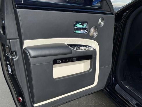 Used 2020 Rolls-Royce Ghost Black Badge image 40