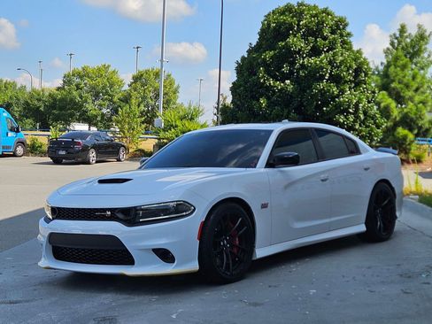 Used 2023 Dodge Charger Scat Pack w/ Dynamics Package RWD image 3